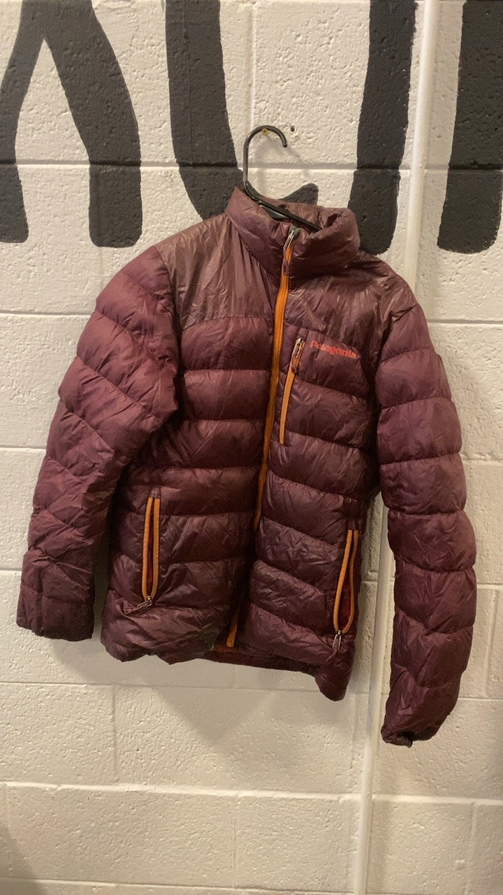 Patagonia Fitz Roy Down Jacket (Full Zip) (No Hood) W's XS Red