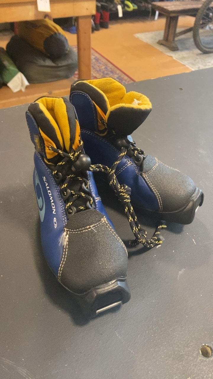 Salomon Igloo XC Shoes (Ski Boots) Youth 28/10.5 Blue