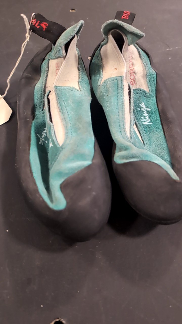 Borreal Shoes (Climbing) 38.5/6.5 Green Ninja