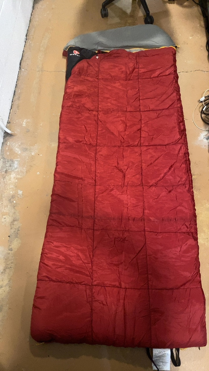 Wenger Sleeping Bag (Synthetic) Red