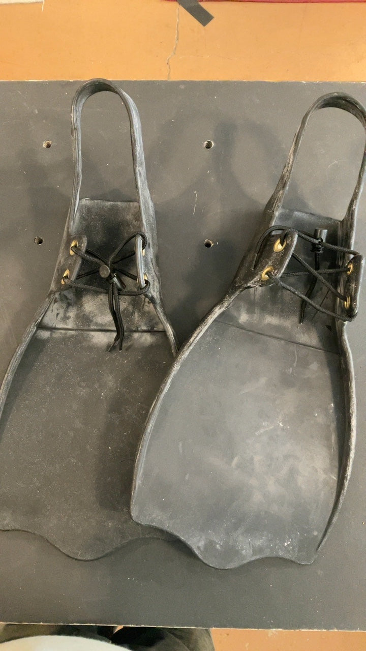 Unknown Swimming (Fins) Black Lace style step in