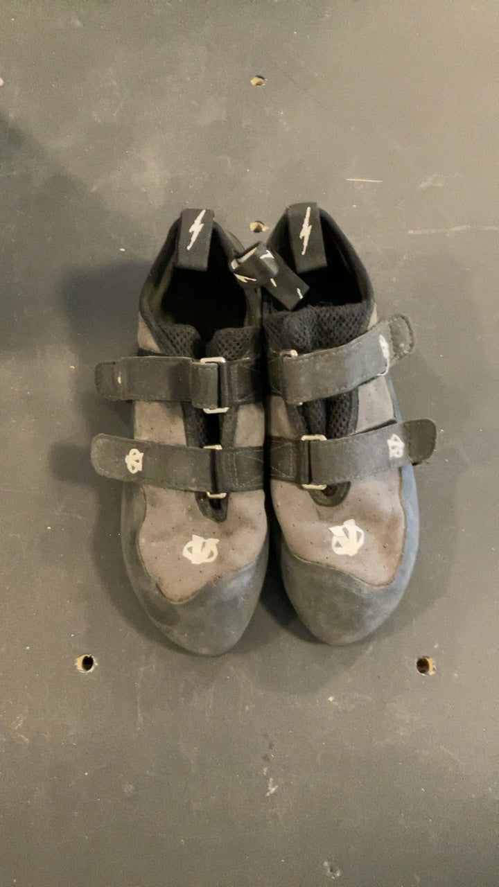 Evolv Shoes (Climbing) 10/43 Grey Kronos