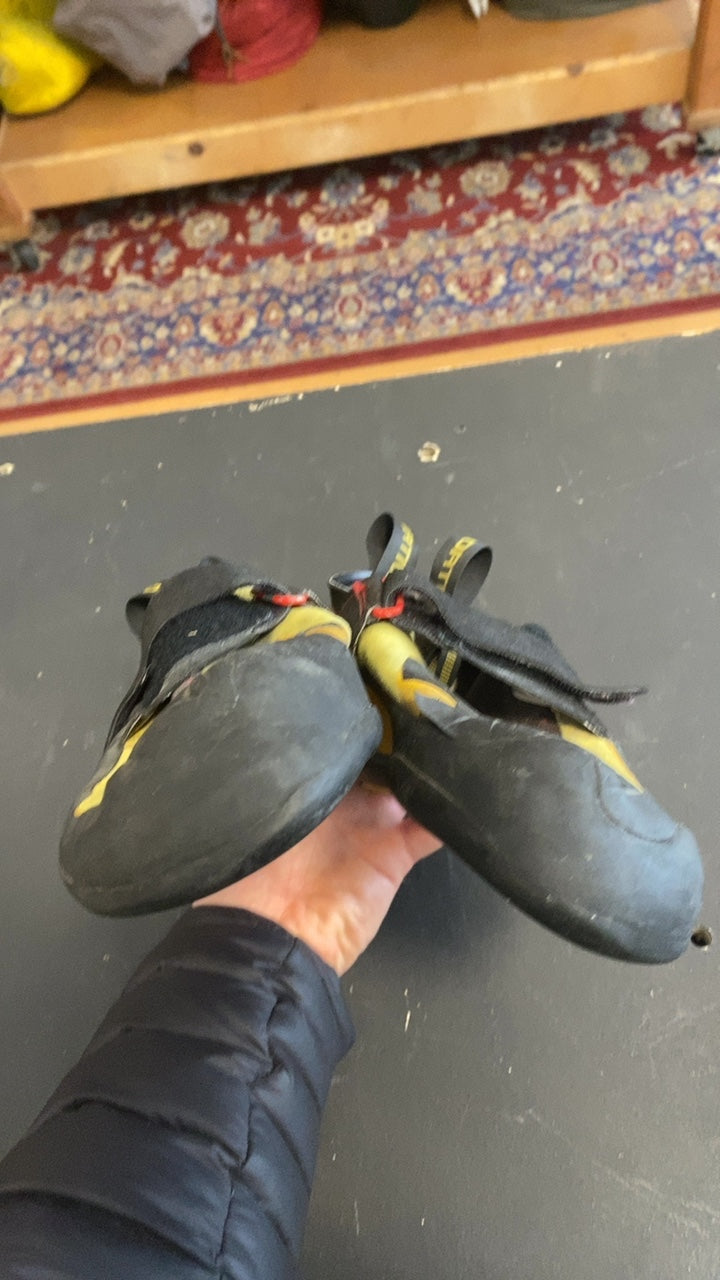 La Sportiva Skwama Climbing Shoes 42.5/9.5 Yellow/Black