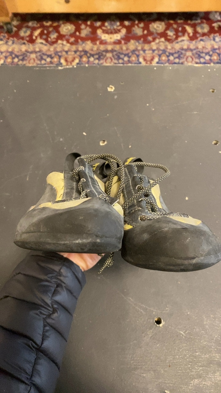La Sportiva Miura Climbing Shoes 35.5/4 Yellow/Black