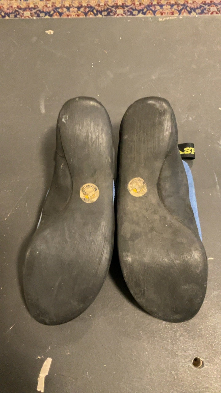 La Sportiva Shoes (Climbing) 7/39.5 Blue Slippers