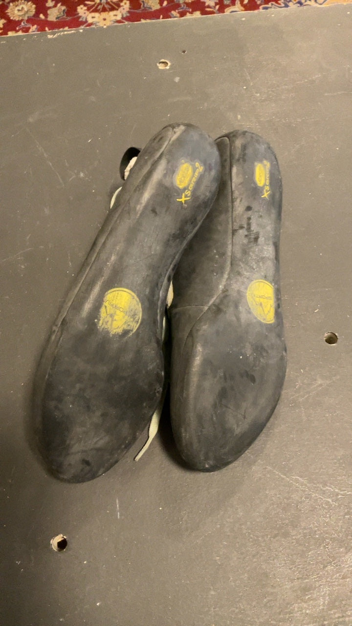La Sportiva Shoes (Climbing) 7/39.5 Grey Mythos