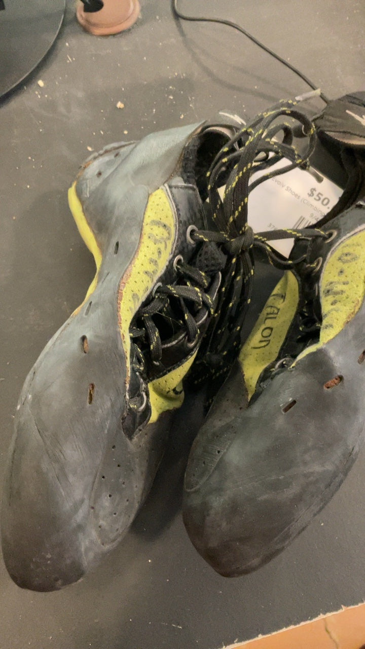 Evolv Shoes (Climbing) 9/42 Green Talon