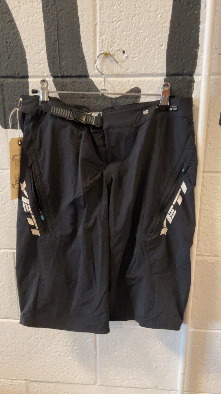 Yeti Cycles Shorts (Biking) M Black