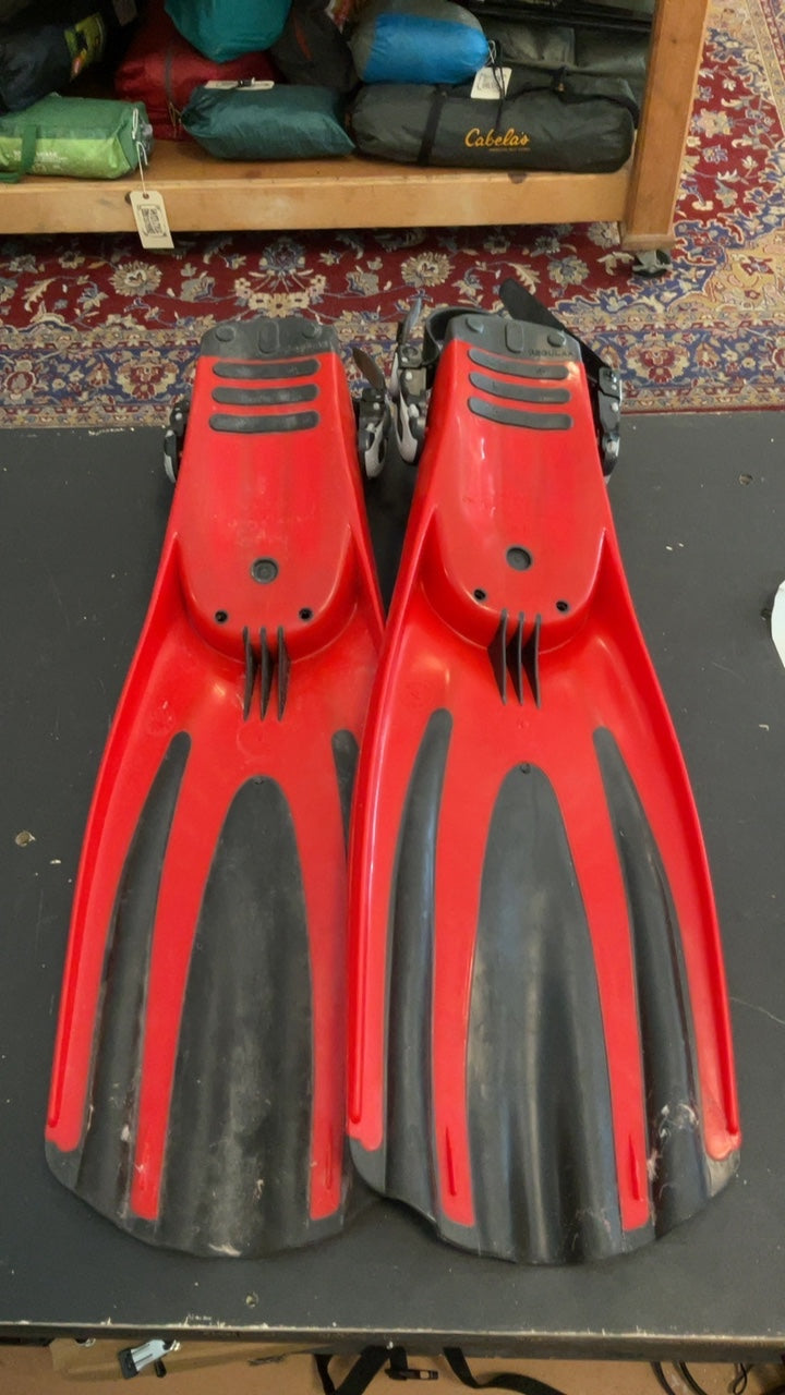 Mares Super Channel Fins R Red/Black