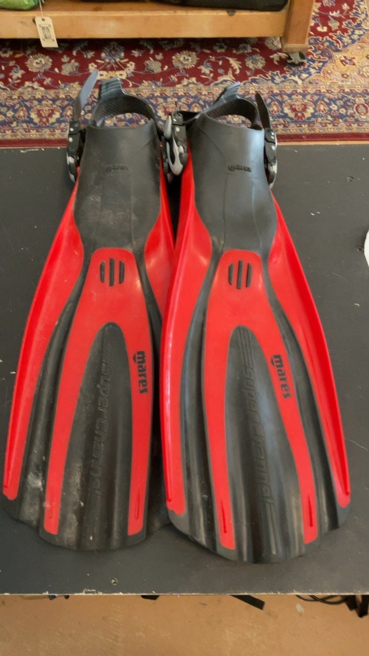 Mares Super Channel Fins R Red/Black