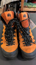 Mishmi Takin Shoes (Hiking Boots) 9.5 Orange/ Black Mid E Vent
