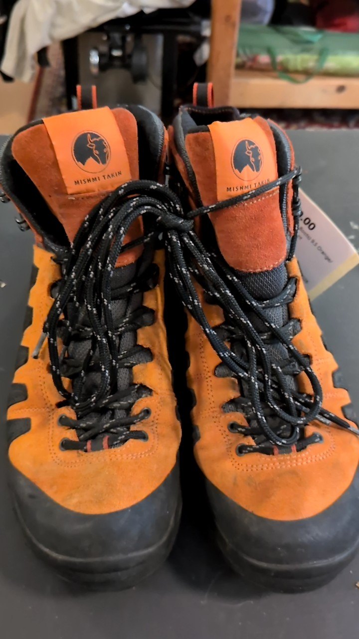 Mishmi Takin Shoes (Hiking Boots) 9.5 Orange/ Black Mid E Vent