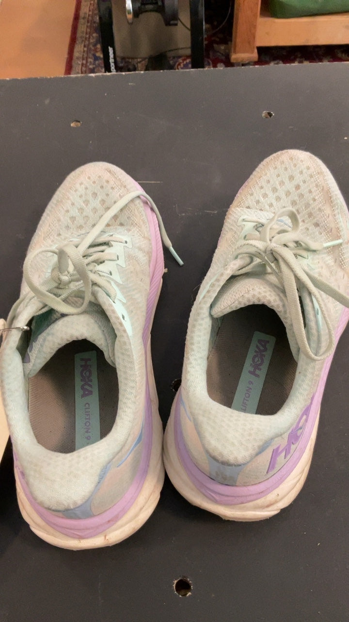 Hoka Shoes W8.5 Blue/Purple Clifton 9