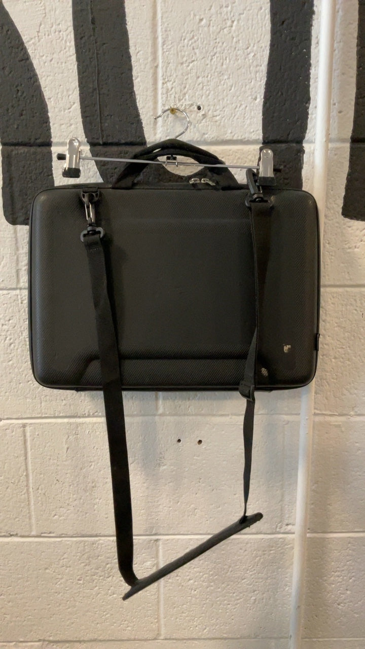 Thule Laptop Briefcase 18" Black