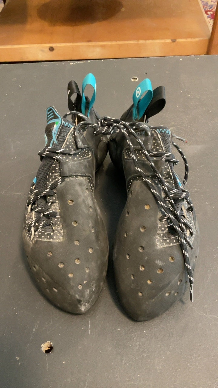 Scarpa Chimera Shoes (Climbing) 9.5/42.5 Black/Blue