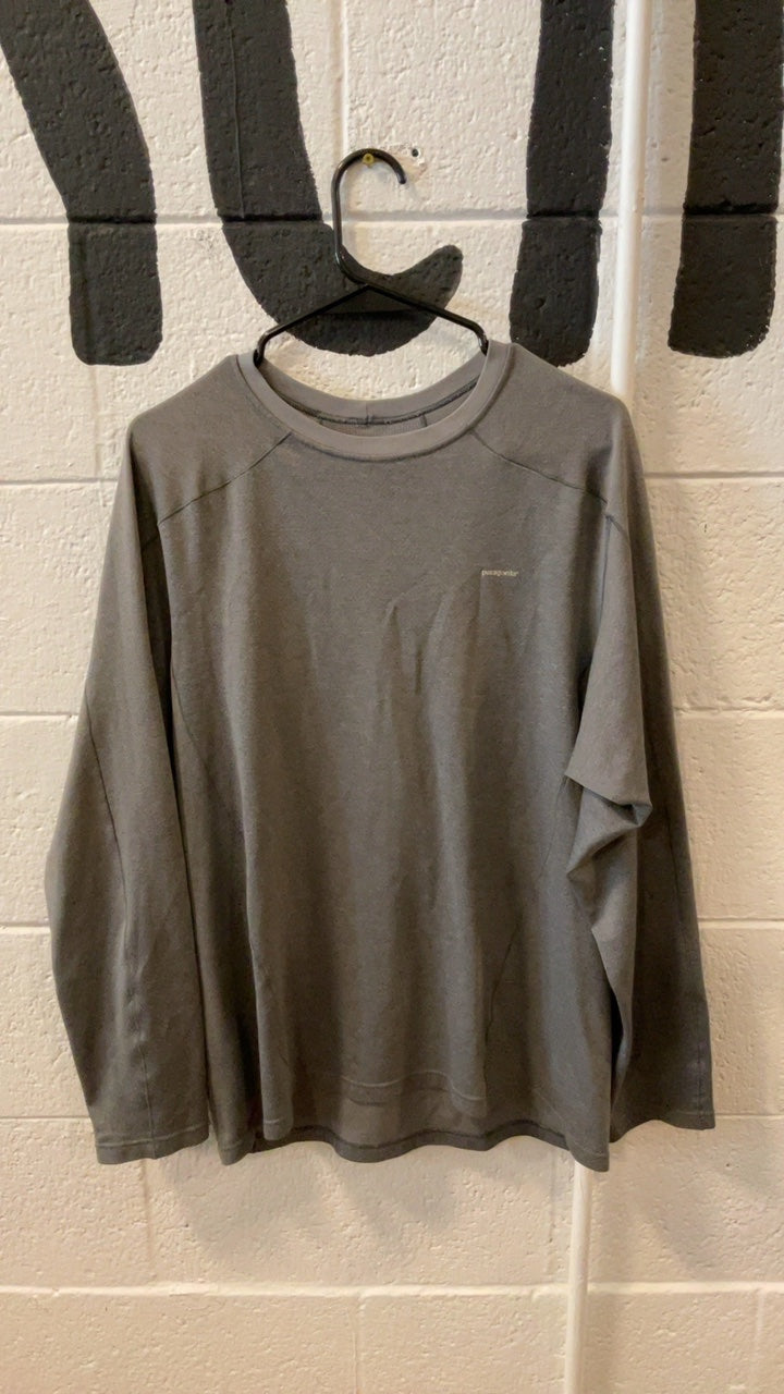 Patagonia Long Sleeve L Grey Capilene Midweight Crew