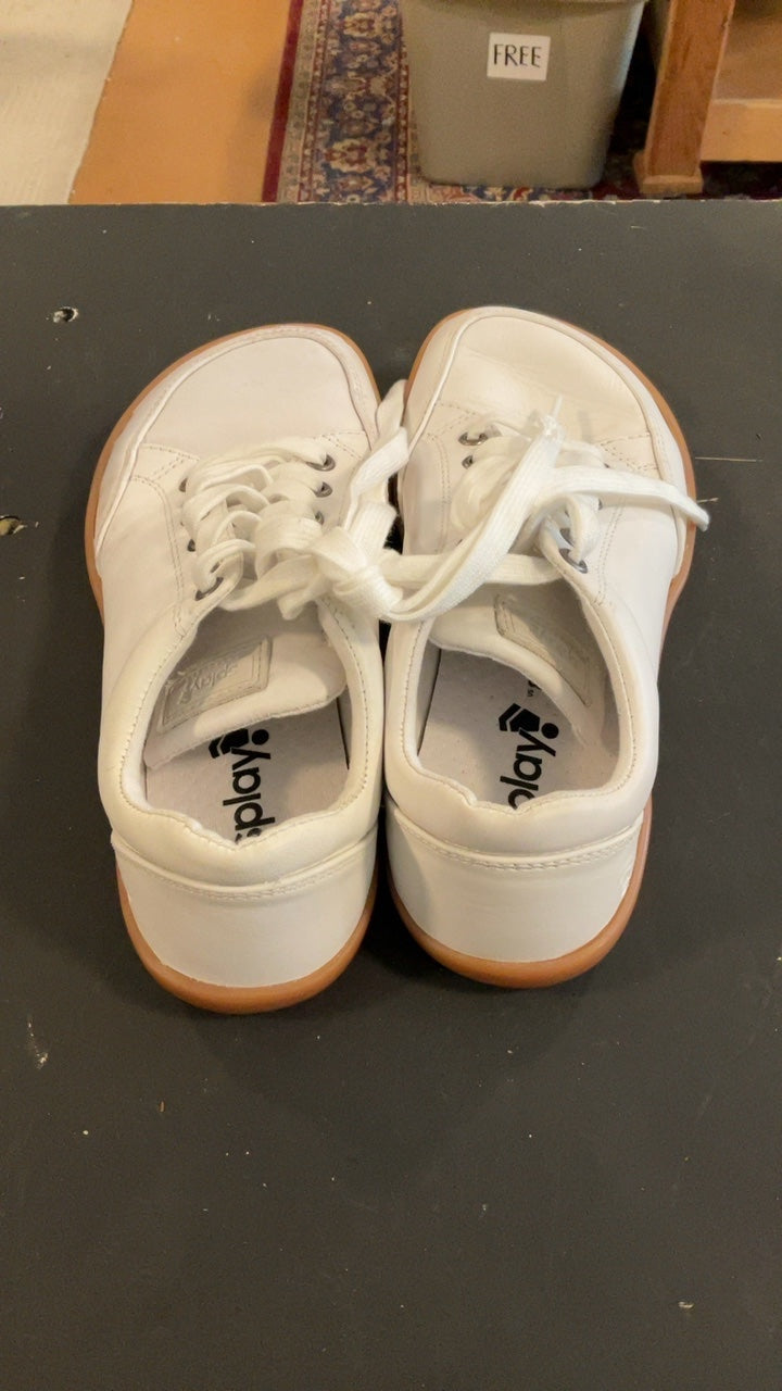 Splay Freestyle Shoes 8 White