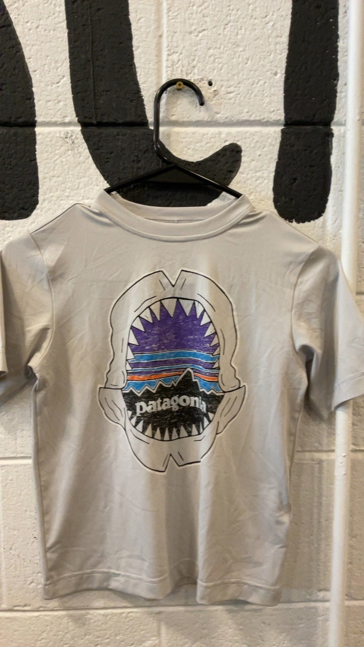 Patagonia T-Shirt Youth XS Beige Shark Mouth