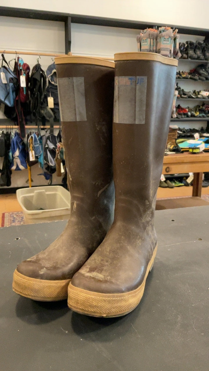XTRATUF Shoes 7 Brown Legacy 15" Neoprene