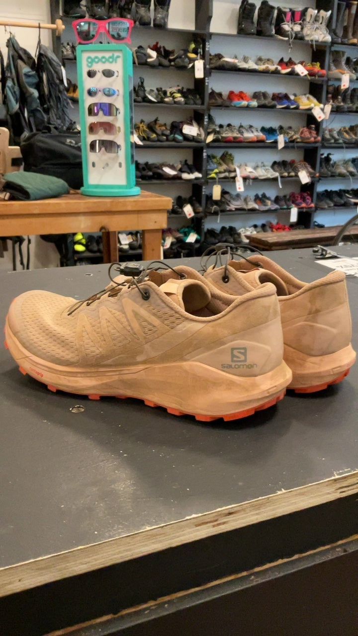 Salomon Shoes (Running) 8.5 Salmon