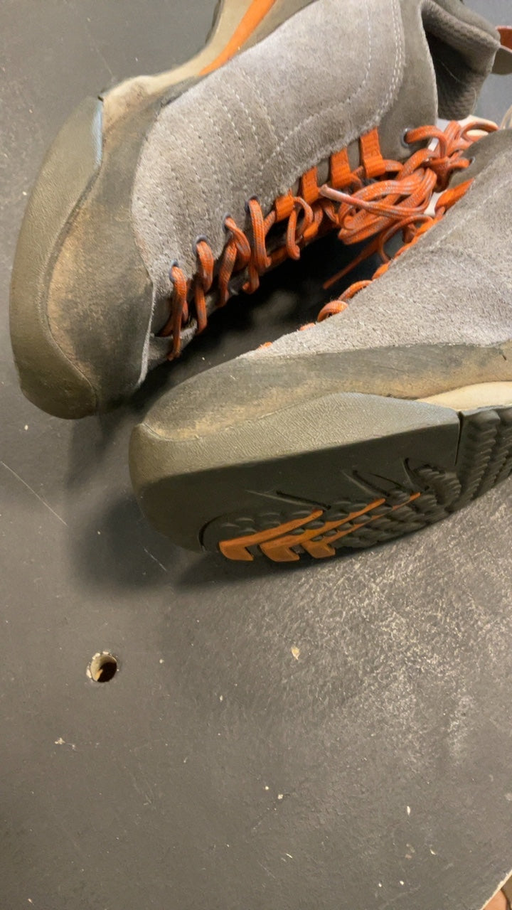 Merrell Shoes (Climbing Approach) W8.5/39 Grey/Orange Low Top