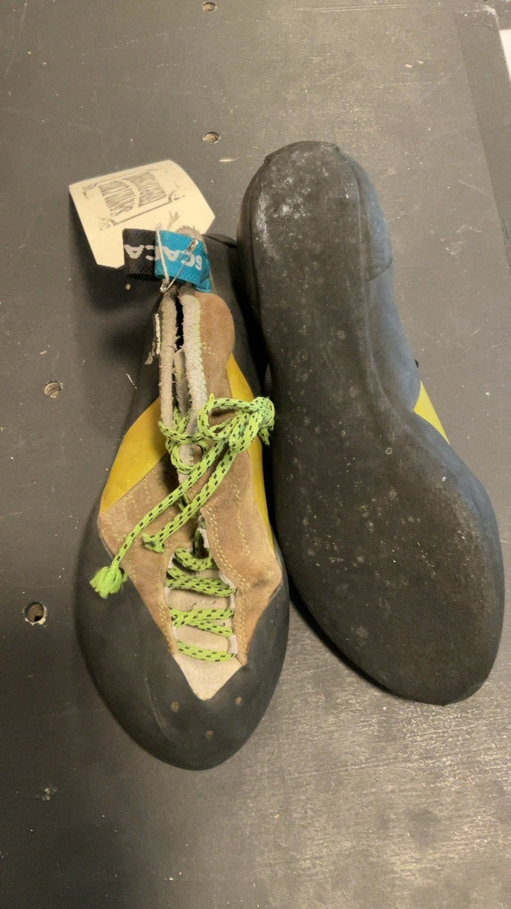 Scarpa Shoes (Climbing) US 9/43 Brow/Green Maestro