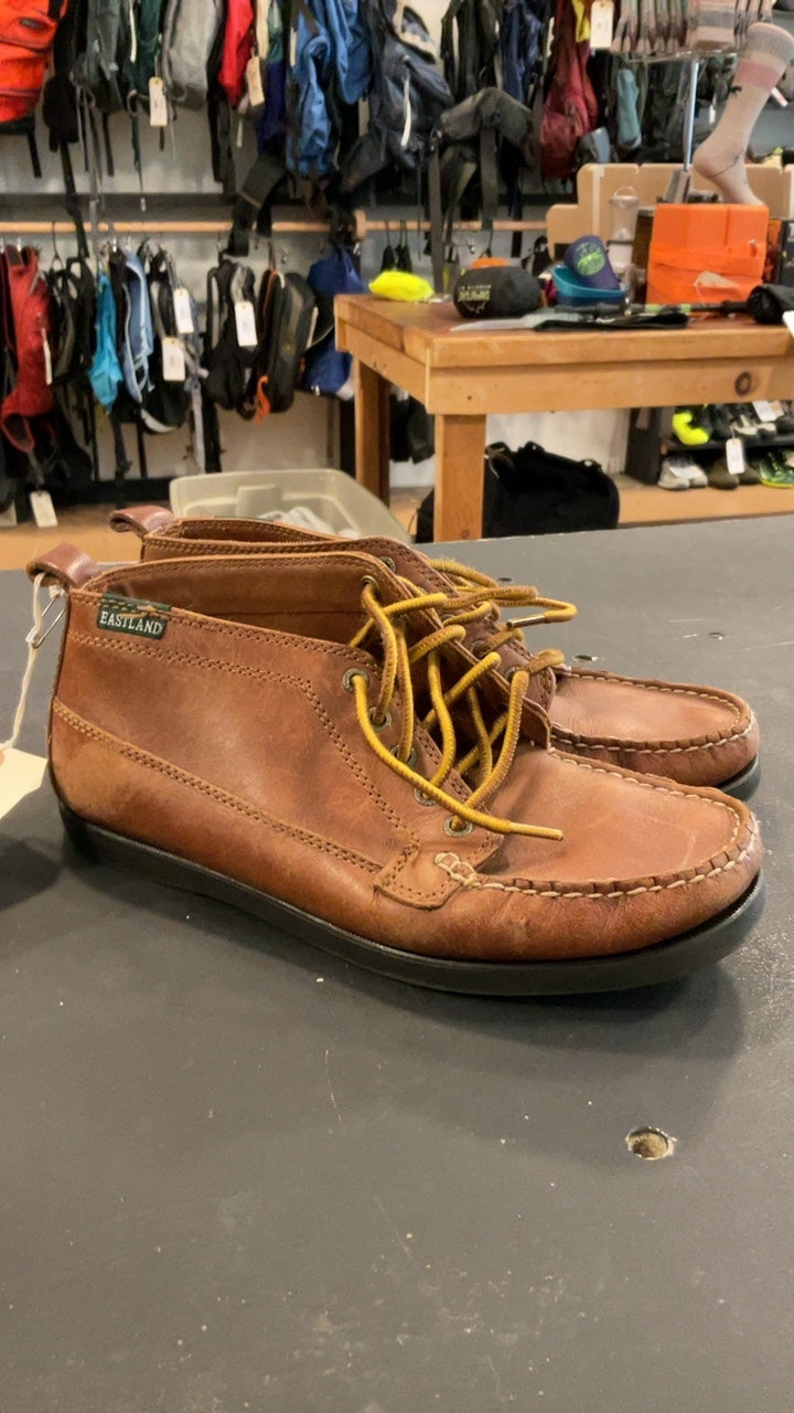 Eastland Shoes Womens 7 1/2 Brown Leather Seneca Chukka