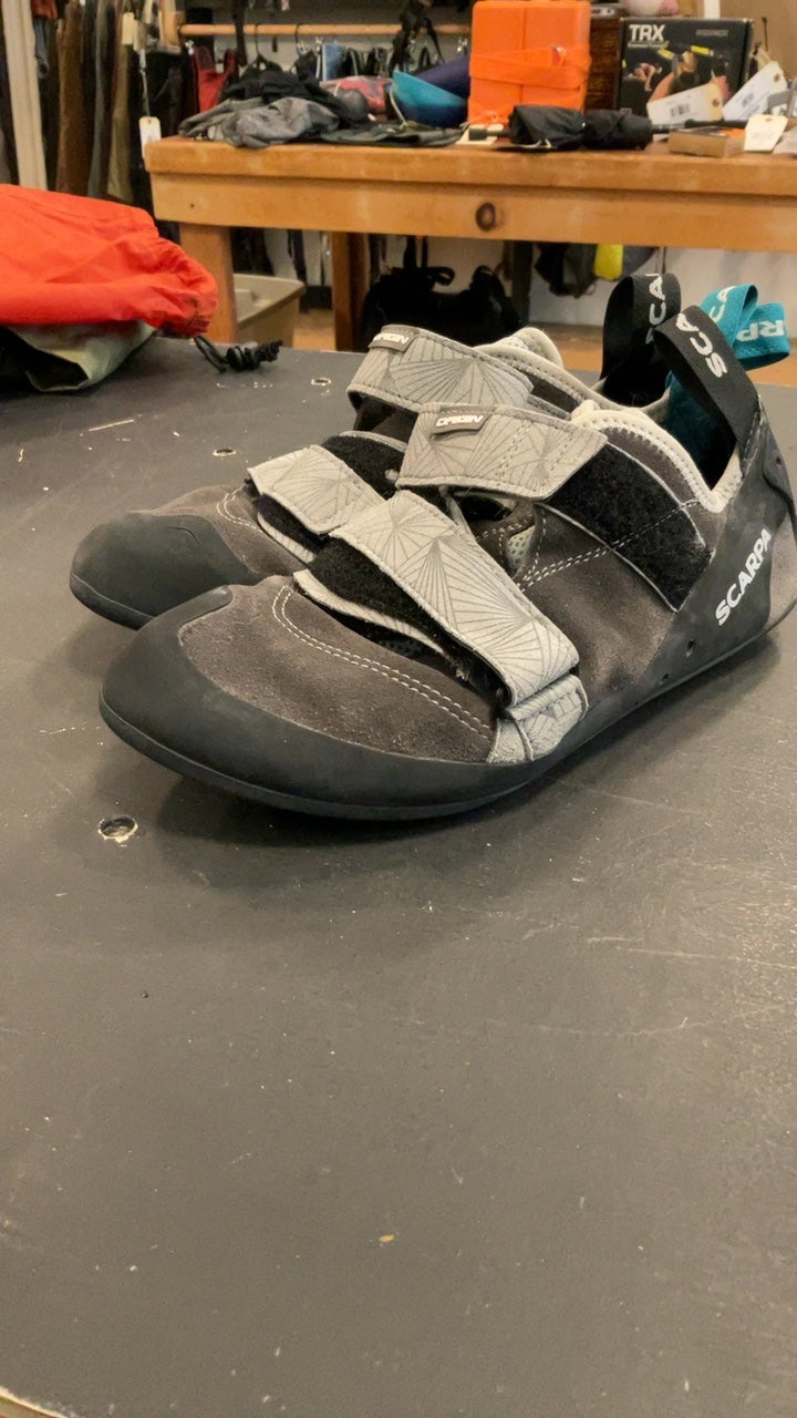 Scarpa Shoes (Climbing) 10/43 1/2 Grey Origin