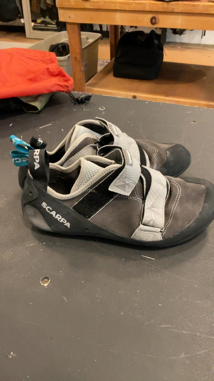 Scarpa Shoes (Climbing) 10/43 1/2 Grey Origin