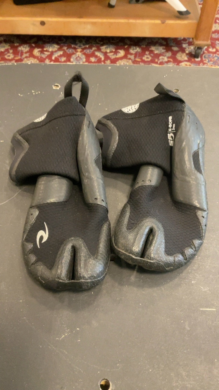 Ripcurl Shoes (Surfing Booties) 3mm Size 8 Black