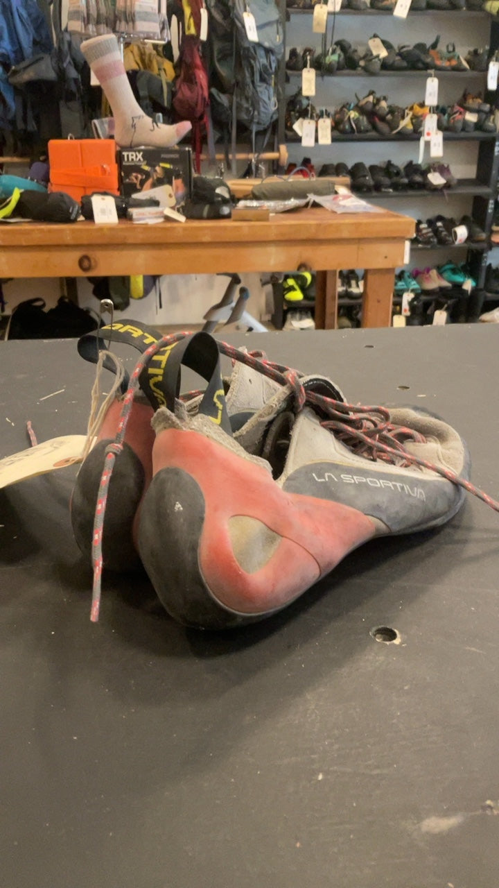 La Sportiva Shoes (Climbing) 39 Grey/Red