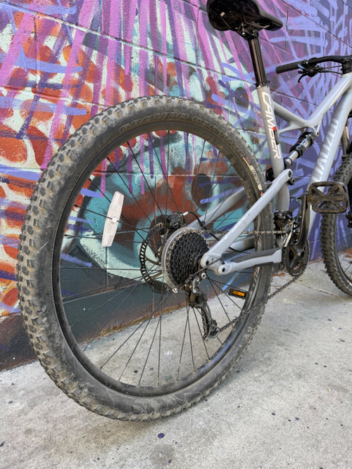 2017 Specialized Camber 29 Bike XL Grey