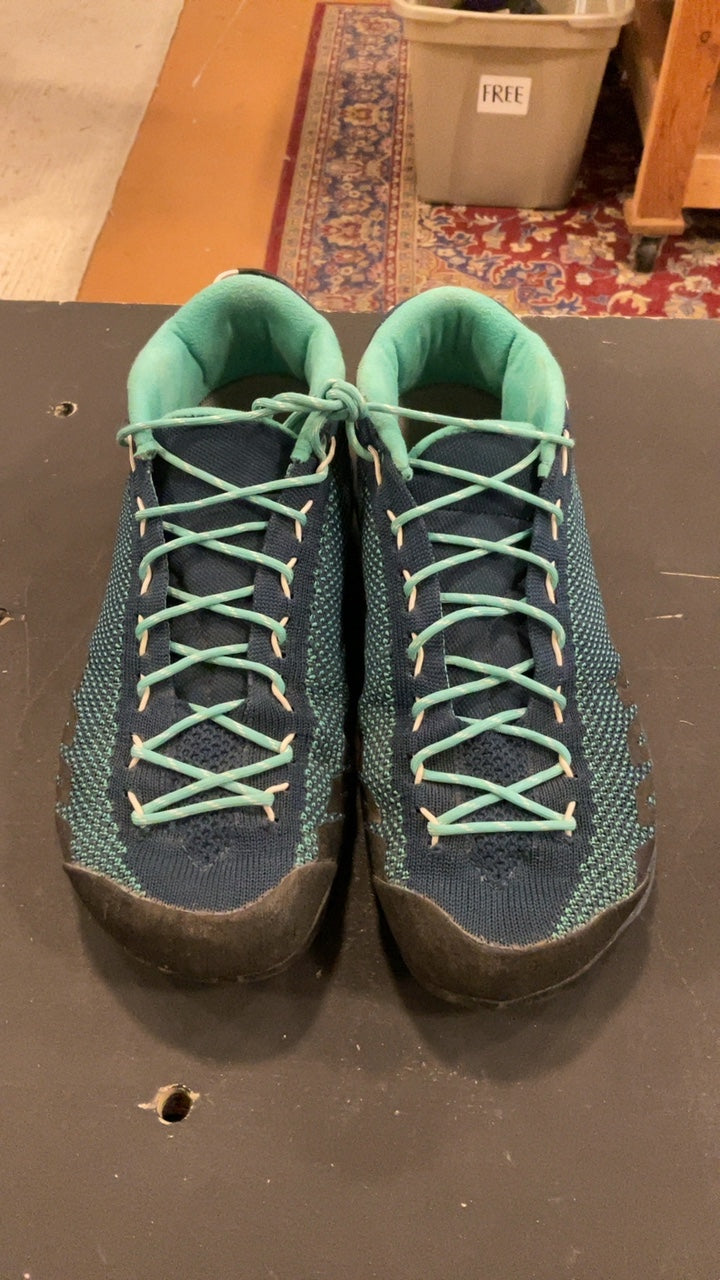 W's La Sporitva TX2 Shoes (Climbing Approach) W's 40.5/9 Blue/Green
