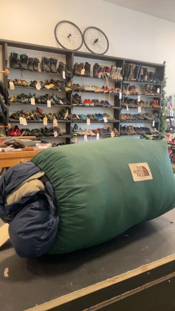 Marmot (North Face Bag) Sleeping Bag (Down) Small Green