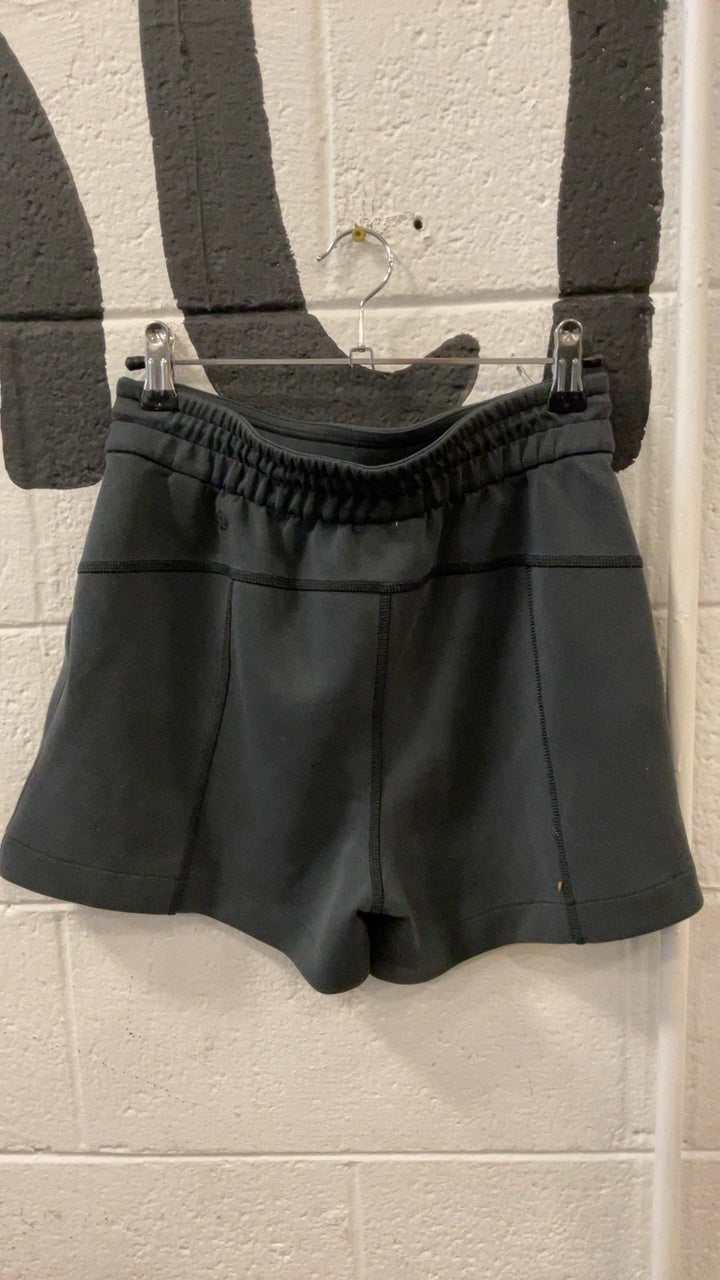 Unknown Shorts Small