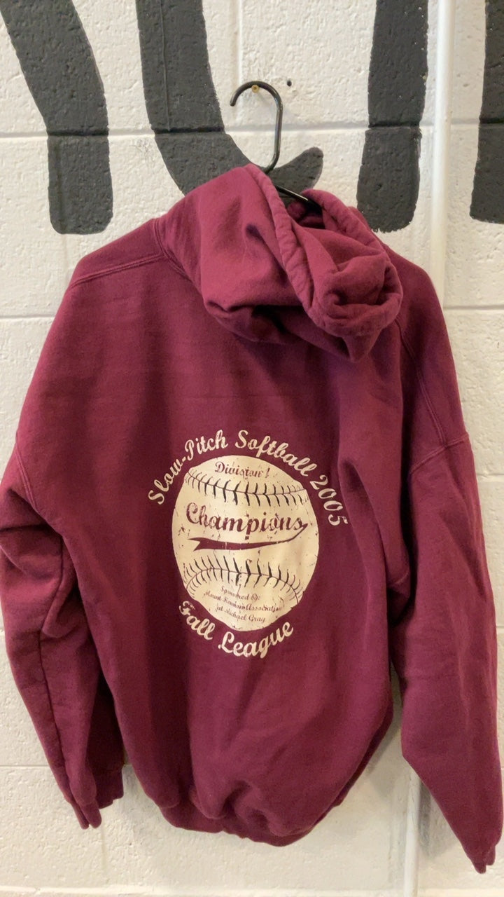 Hoodie XL Red Sow Pitch Softball 2005