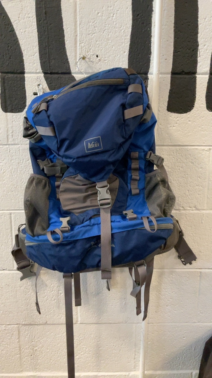 REI Passage 40 Backpack Youth Blue/Grey