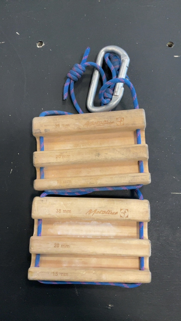 MetoliusWood Rock Rings II Hangboard Brown/Blue