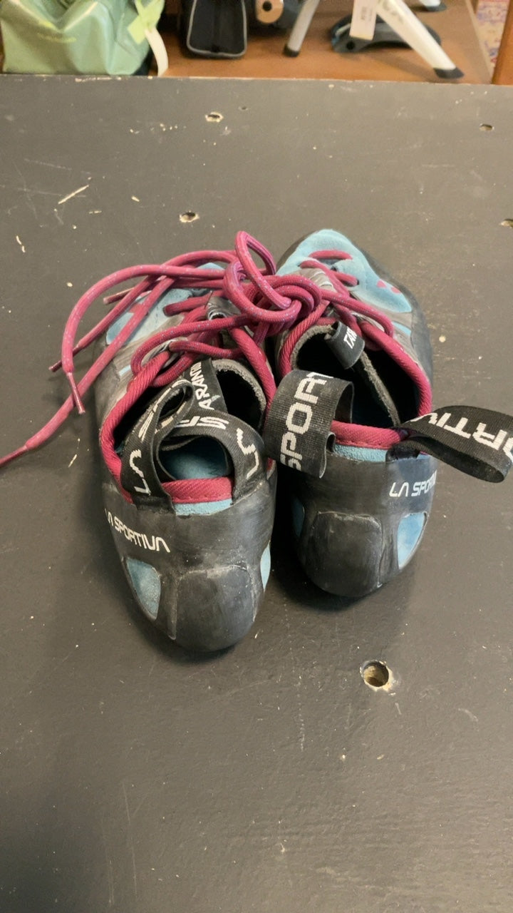 La Sportiva W's Tarantula lace Shoes (Climbing) 36/5.5 Blue/Purple/Black