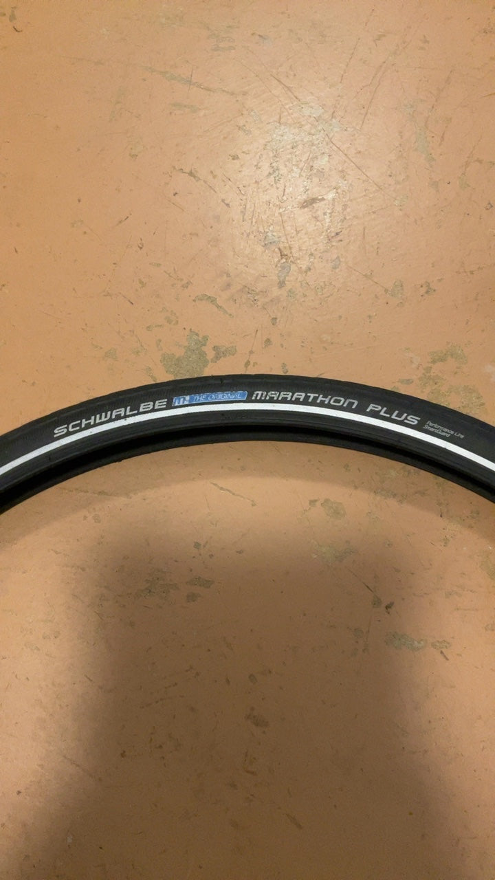 Schwalbe Tire (Bike) 700x38C Black
