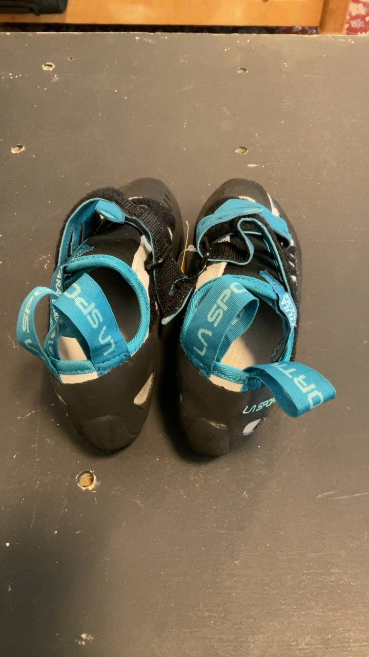 La Sportiva W's Tarantula Boulder Shoes (Climbing) W's 35.5/5 White/Blue/Black