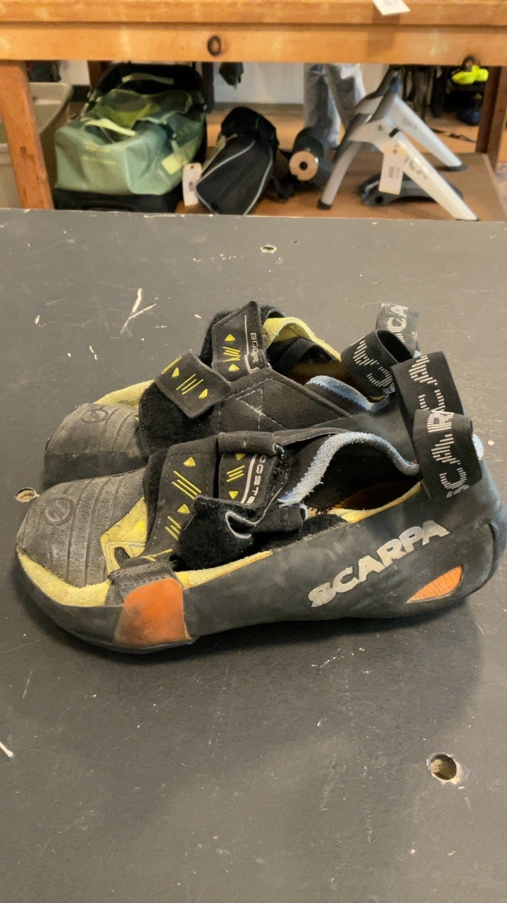Scarpa Shoes (Climbing) 37 Orange/Yellow/Black/Blue