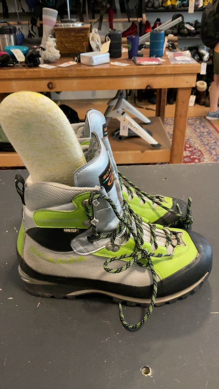 Scarpa Charmoz Shoes (Hiking Boots) Mens 7 1/2 Green/Grey/Black