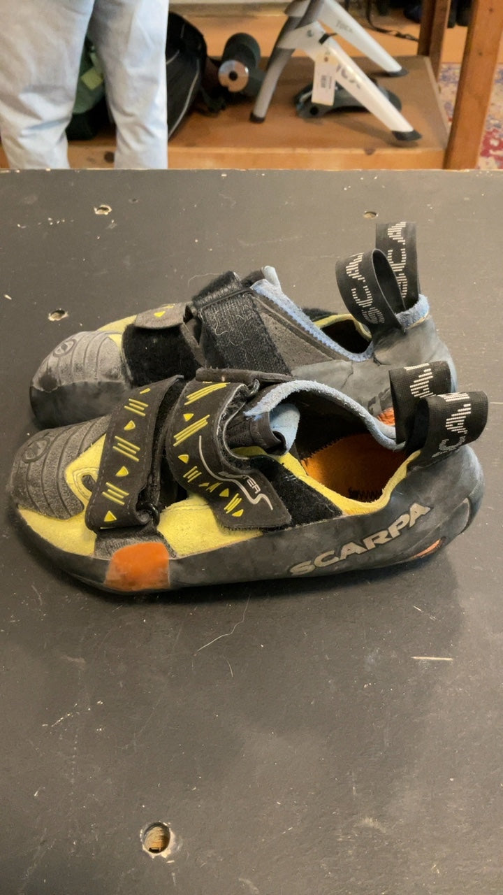 Scarpa Shoes (Climbing) 37 Orange/Yellow/Black/Blue
