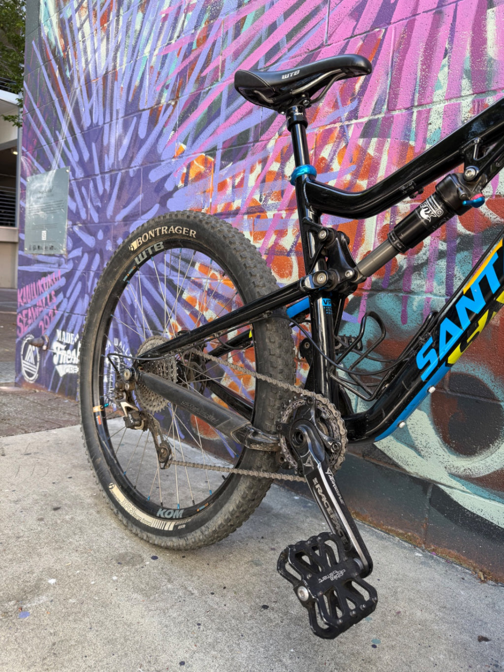 2014 Santa Cruz Bronson Bike M Black/Blue/Yellow