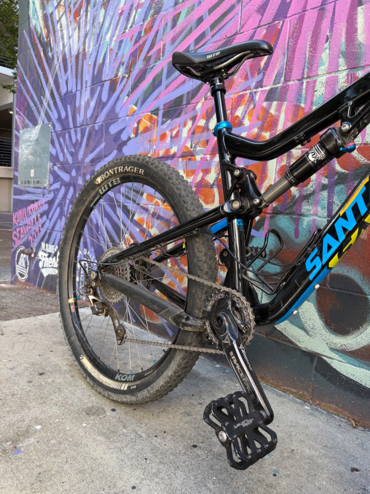 2014 Santa Cruz Bronson Bike M Black/Blue/Yellow