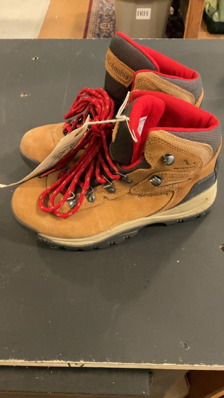 Columbia Shoes (Hiking Boots) W6 Brown/Red Newton Ridge Plus
