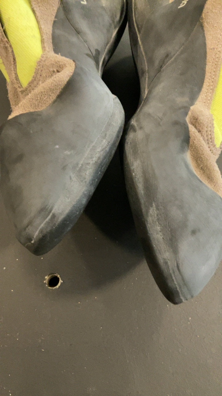 La Sportiva Shoes (Climbing) 43.5/10.5 Brown Green Cobra Slip