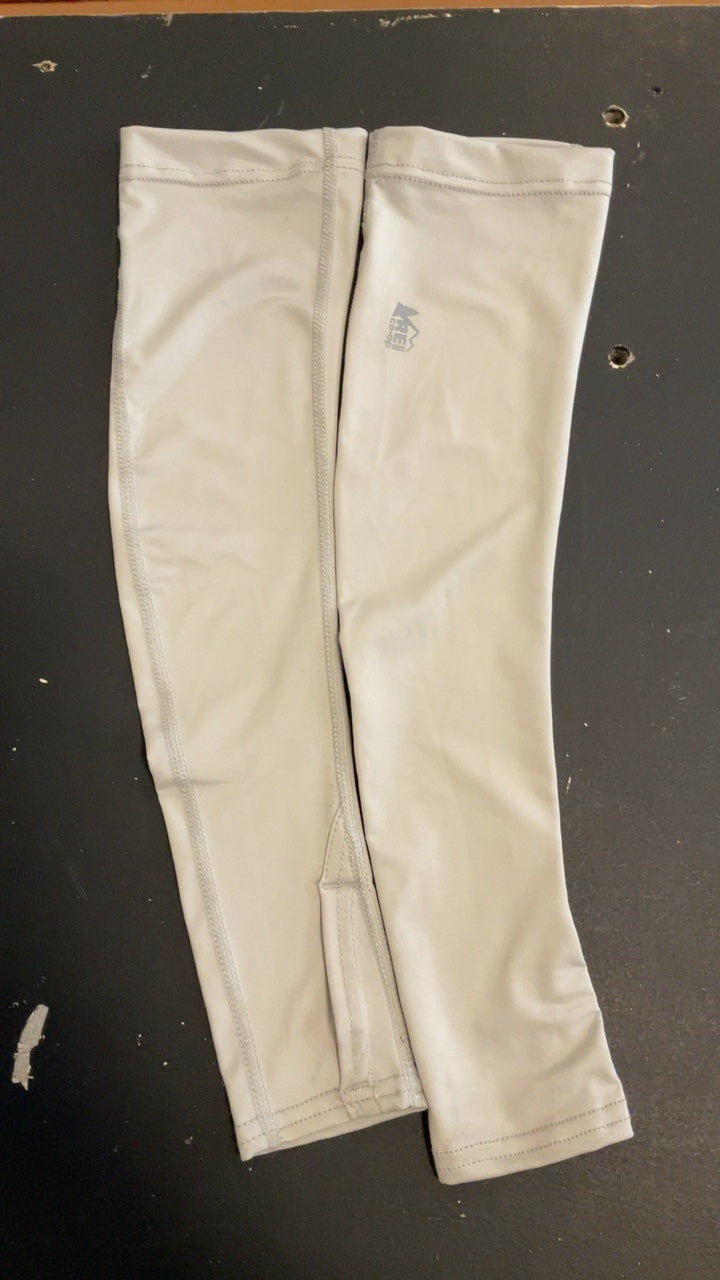REI Active Pursuit Sun Sleeves Arm Sleeves S/M Grey