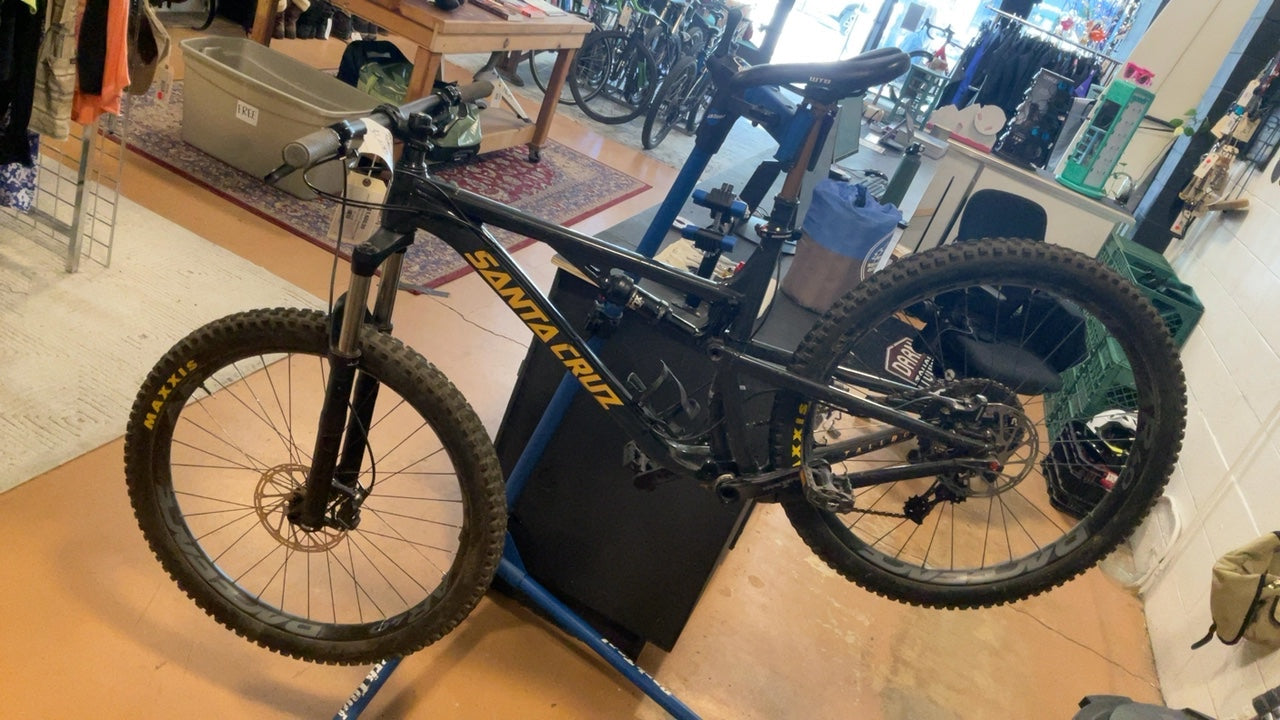 Santa Cruz Bicycles Bike 29' Large Aluminum R Kit Black/Gold Tallboy
